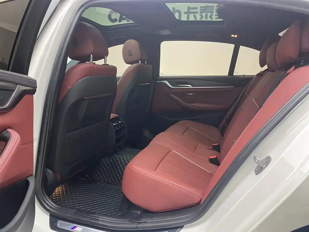 BMW 5 Series 2023 530Li Leading M Sport Package фото 19