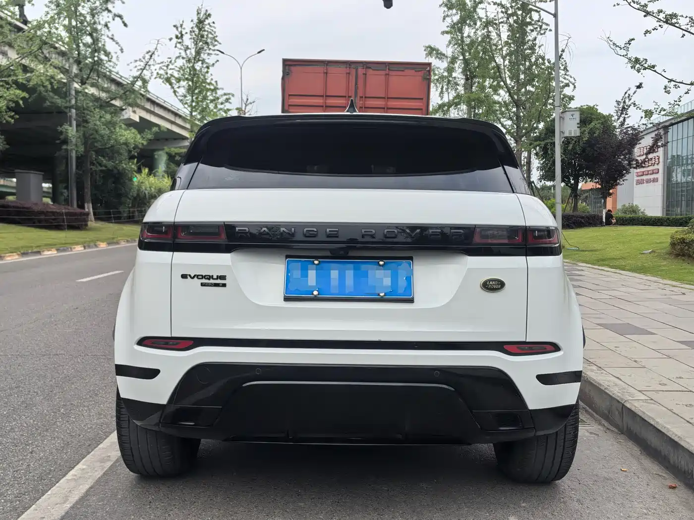 Land Rover Range Rover Evoque 2020 249PS Youth Edition фото 4