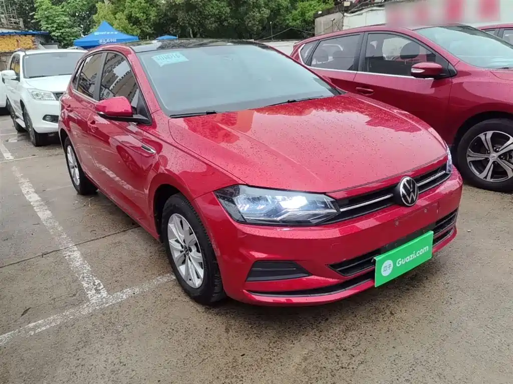 VOLKSWAGEN POLO