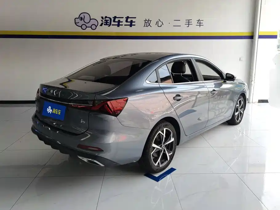 Фото 3 - Roewe i5