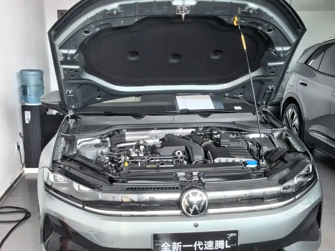 Volkswagen Sagitar 2025 300TSI DSG High-end Model фото 13