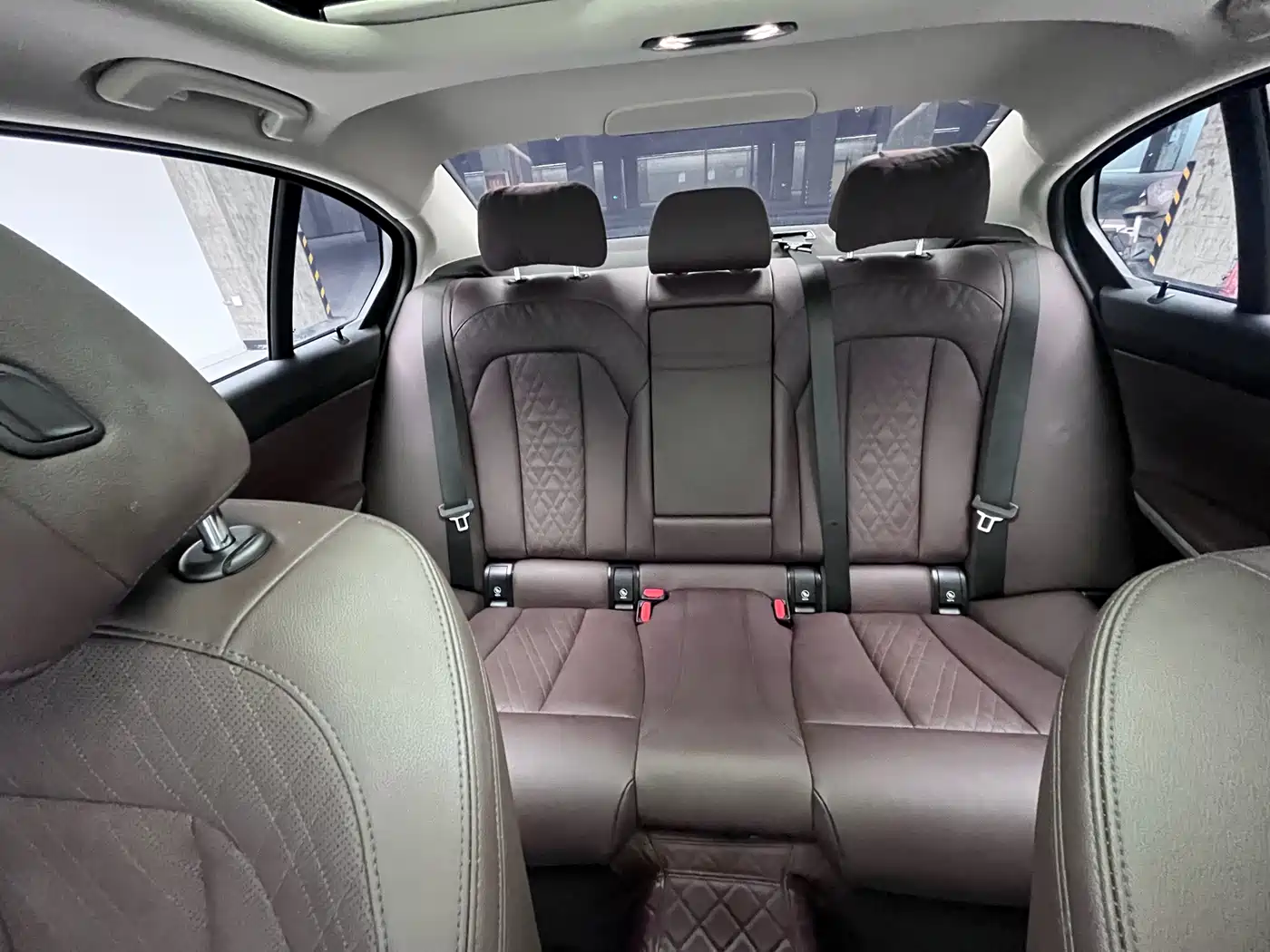 BMW 3 Series 2023 325Li M Sport Black Night Package фото 17