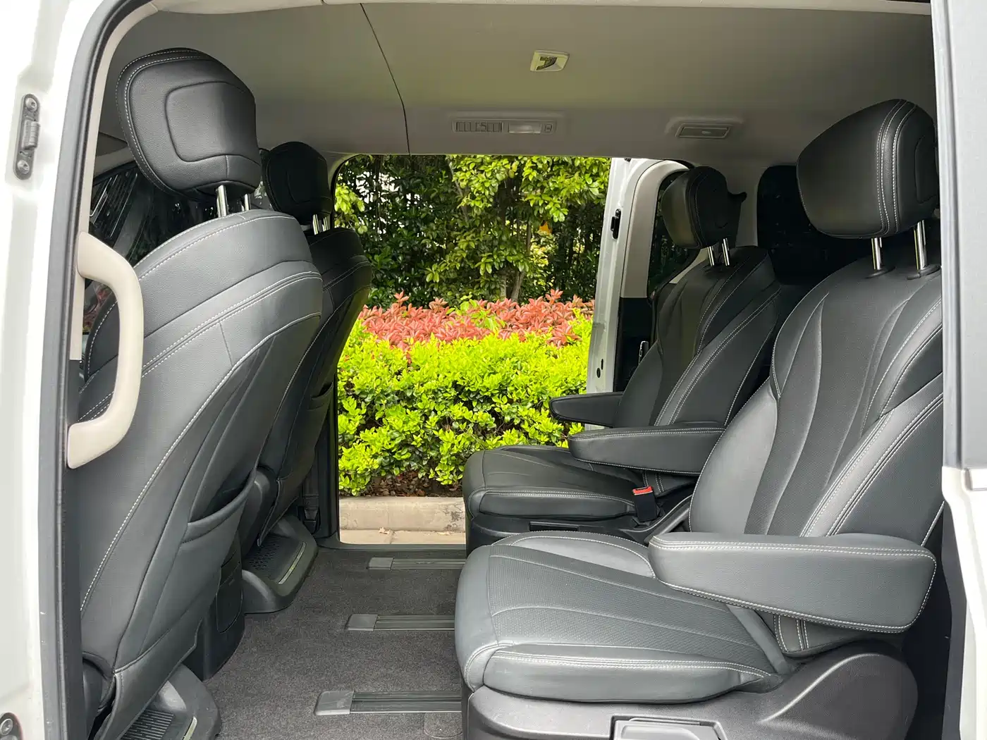 SAIC Maxus Maxus G20 2023 ES 2.0T Gasoline Automatic Premium Edition фото 7