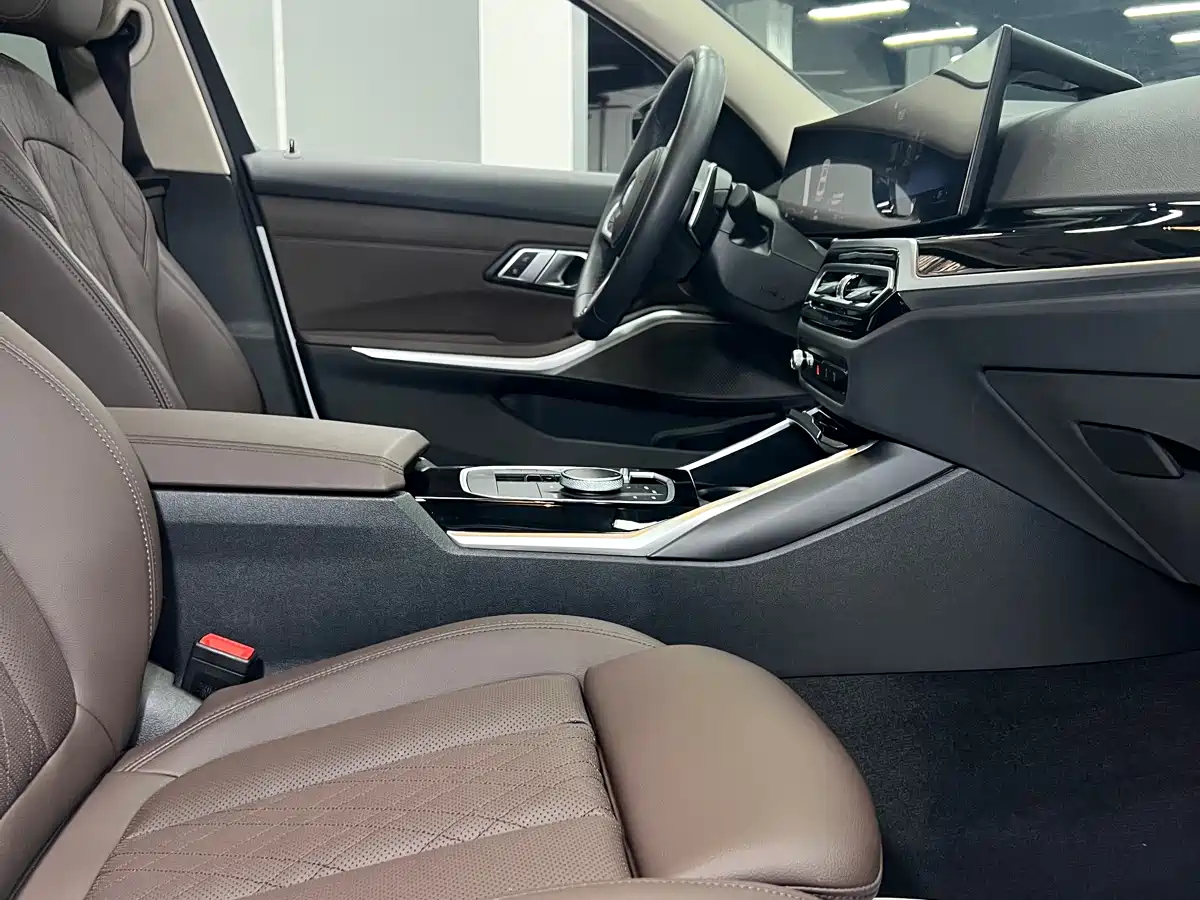 BMW 3 Series 2023 320Li M Sport Package фото 24