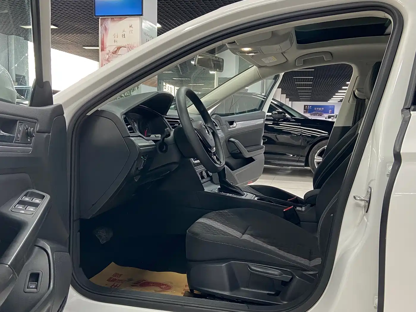 Volkswagen Lamando 2019 230TSI DSG Vision Edition China V фото 8