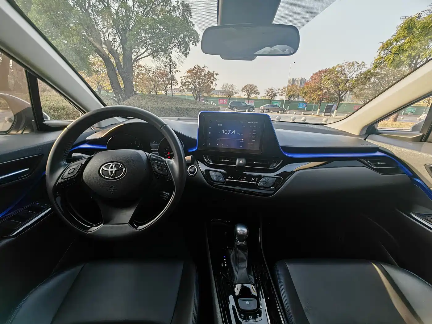 Toyota C-HR 2021 2.0L Luxury Edition фото 16