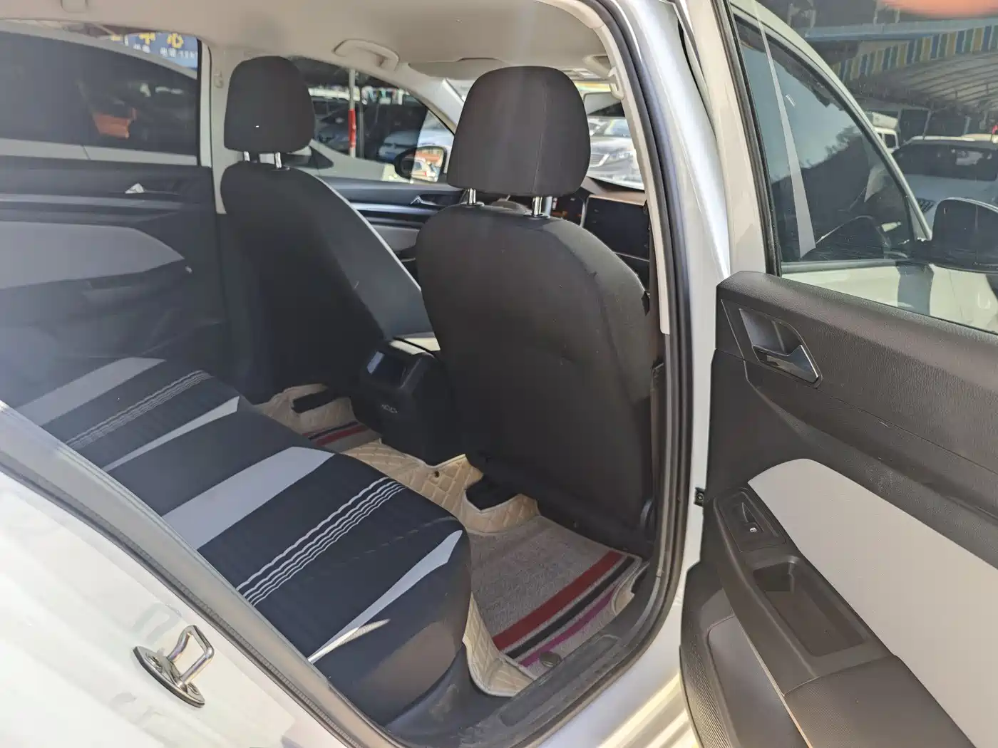 Volkswagen Bora 2024 200TSI DSG Smooth Ride Edition фото 11
