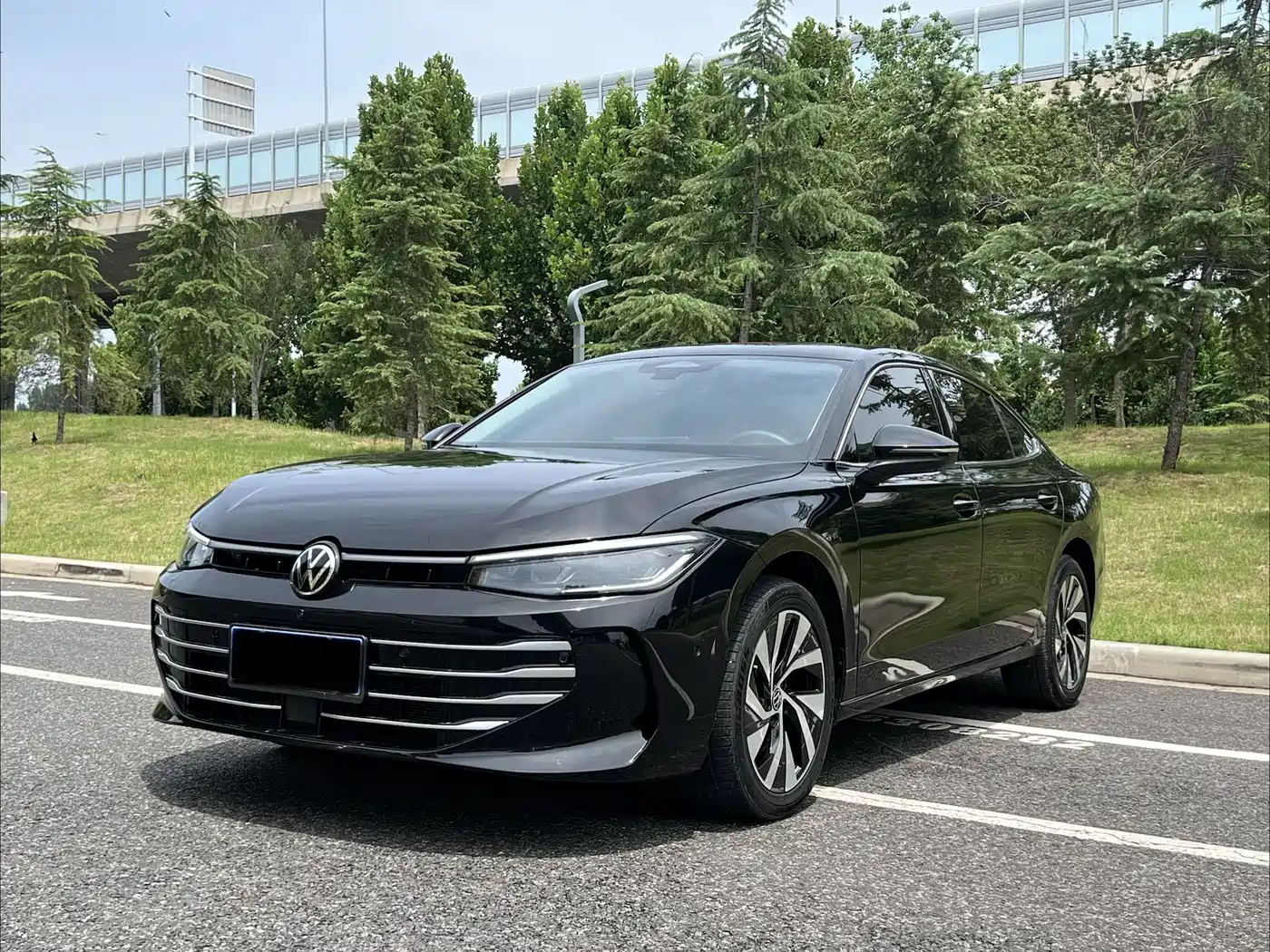 Фото 1 - Volkswagen Passat