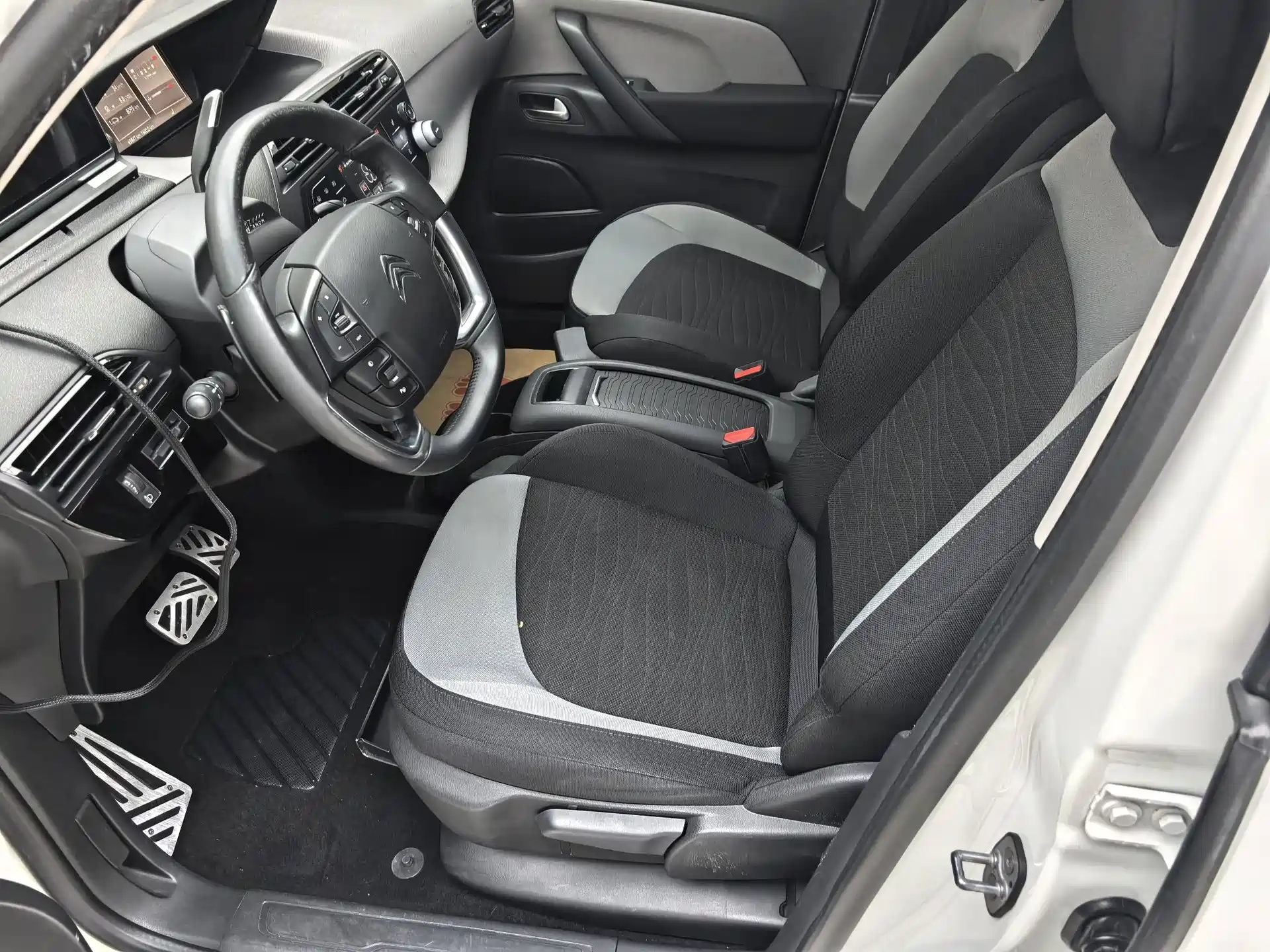 صورة 10 - Citroën C4 Picasso