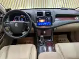 صورة 5 - Toyota Crown