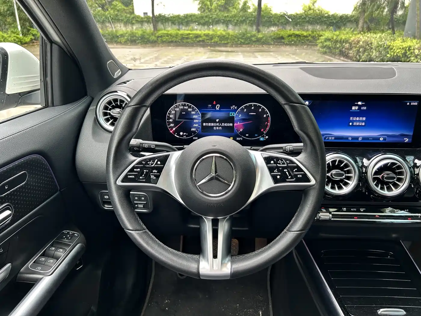 MERCEDES-BENZ GLA