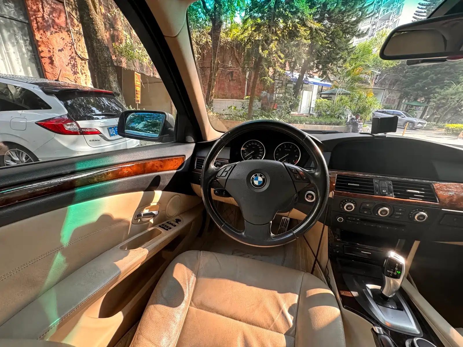 Photo 8 - BMW 5 Series