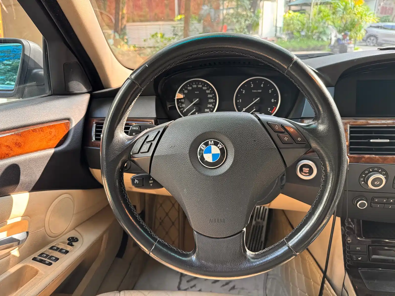 Photo 11 - BMW 5 Series
