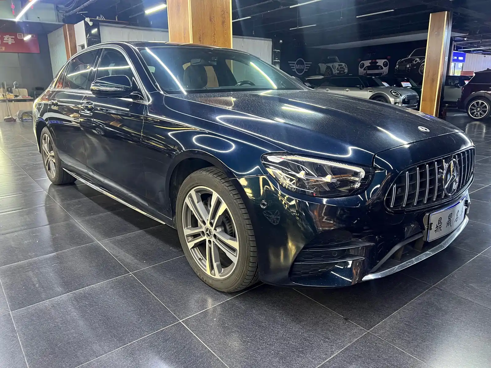 Фото 3 - Mercedes-Benz E-Class