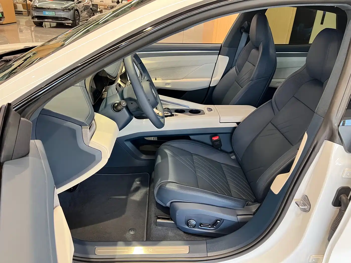 ZEEKR EXTREME KRYPTON 001