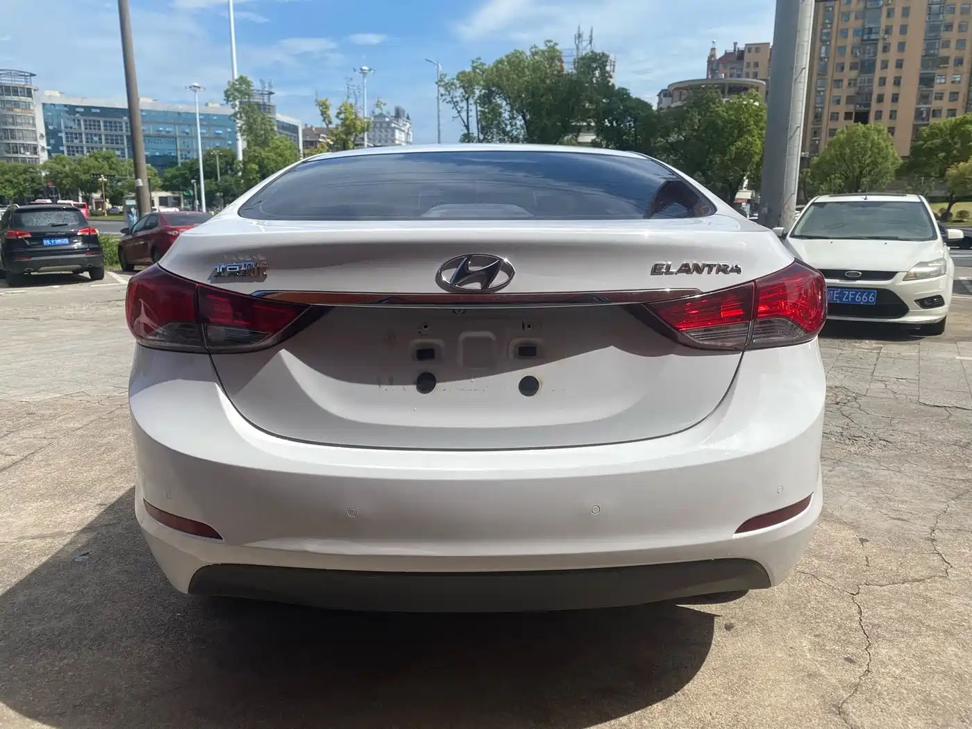 Hyundai Langdong 2016 1.6L Automatic Premium Edition фото 13