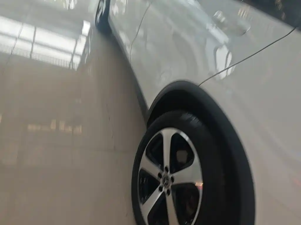 صورة 22 - Mercedes-Benz GLC Coupe