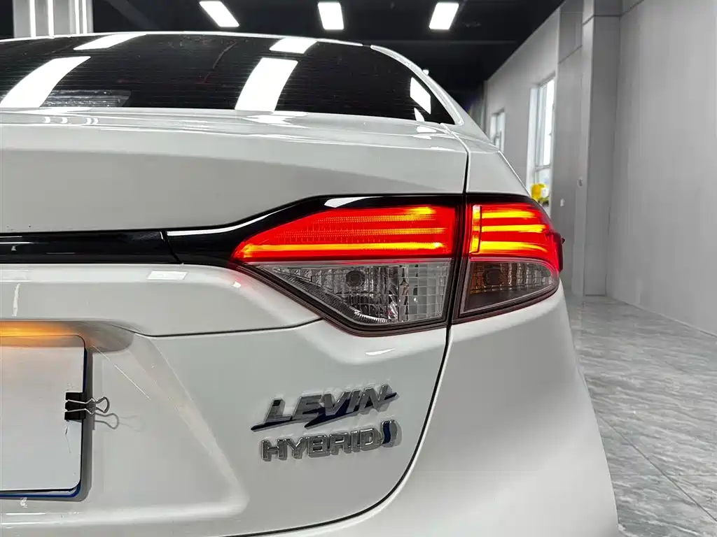 Toyota Levin 2022 Dual Engine 1.8H E-CVT Luxury Edition фото 8