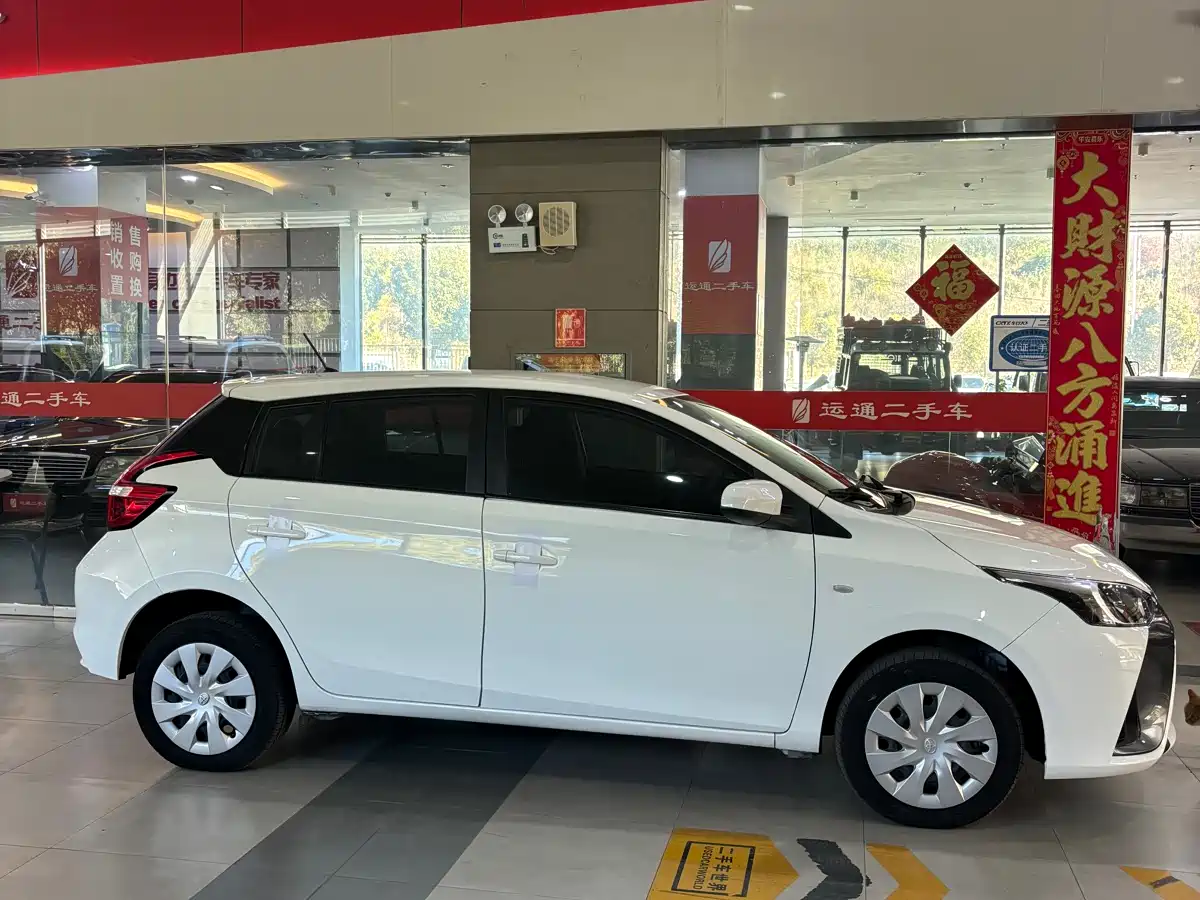 Toyota YARiS L Zhi Xuan 2016 Facelift 1.5E CVT Charming Edition фото 3