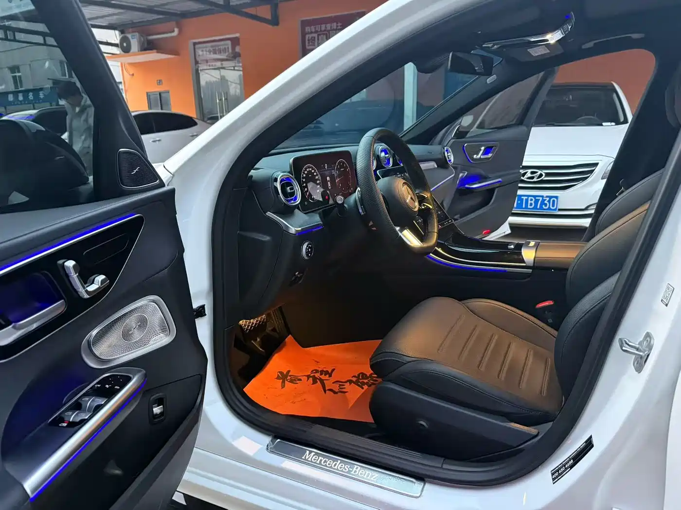 Mercedes-Benz C-Class 2024 Facelift III C 260 L Night Sport Edition фото 4