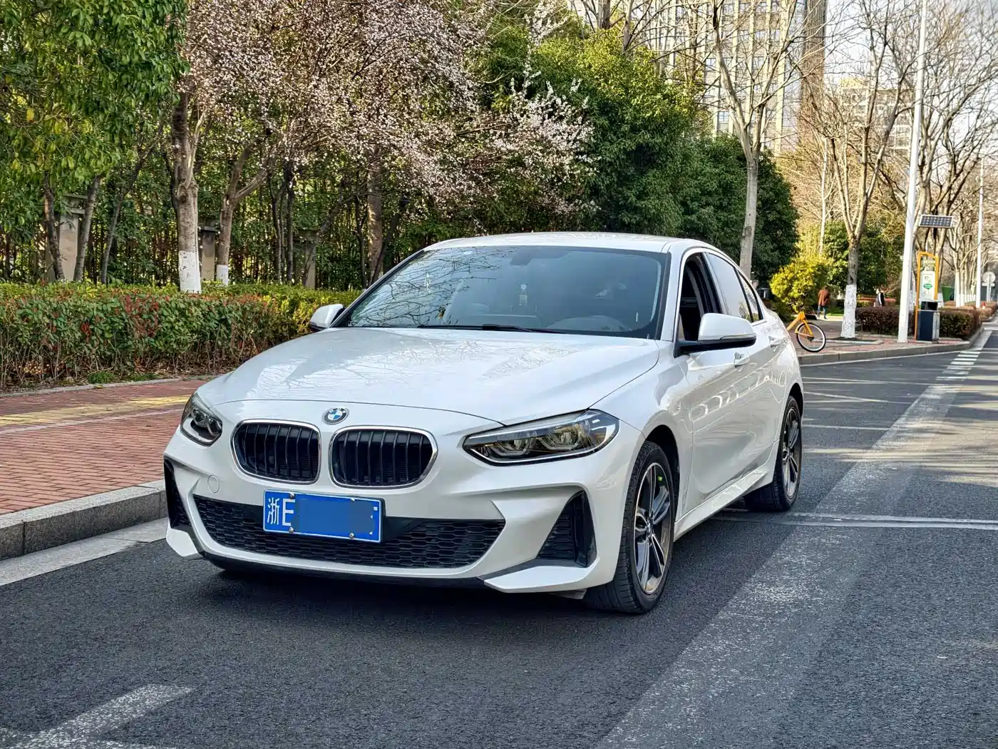 BMW 1 SERIES