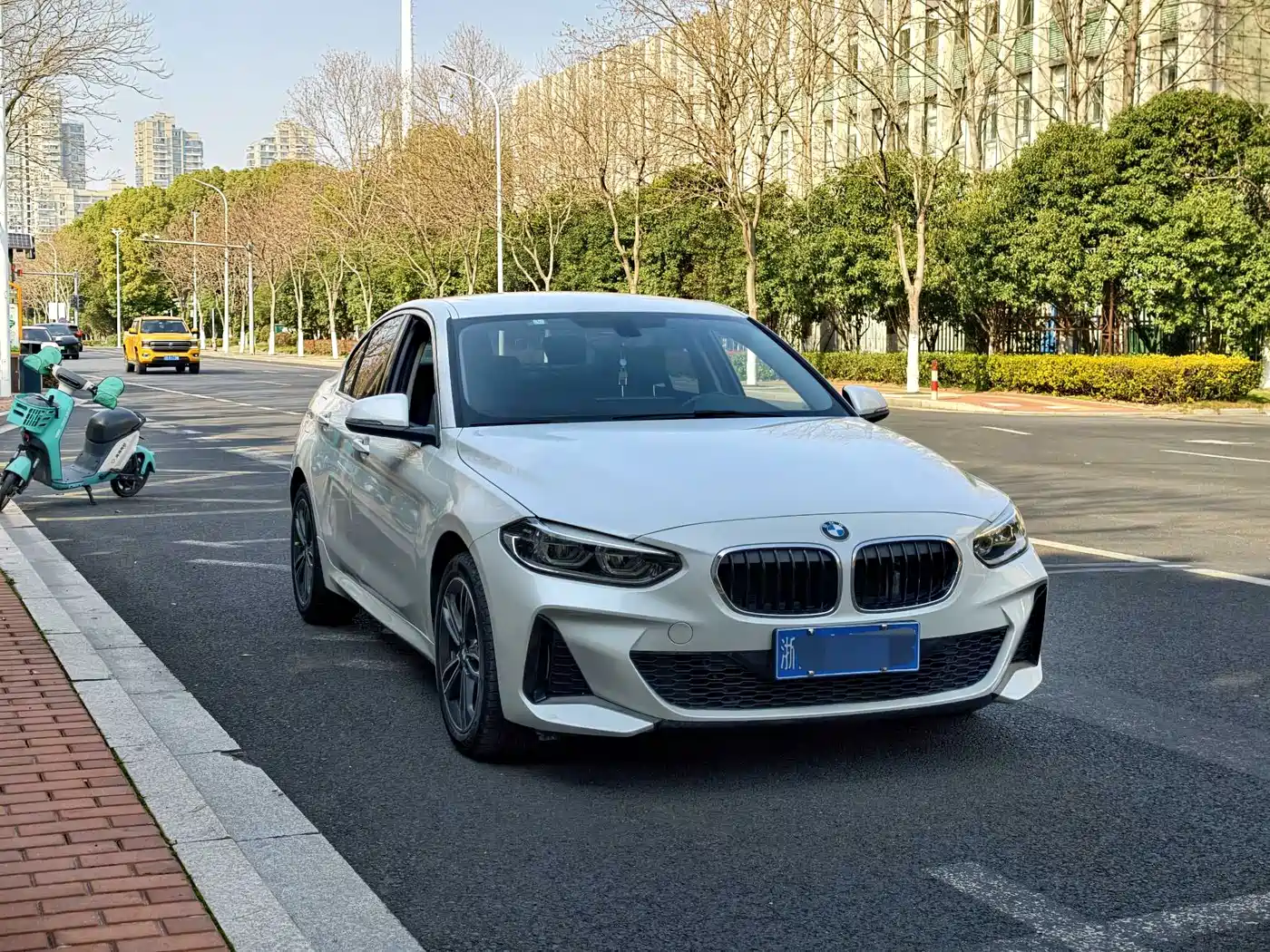 BMW 1 SERIES