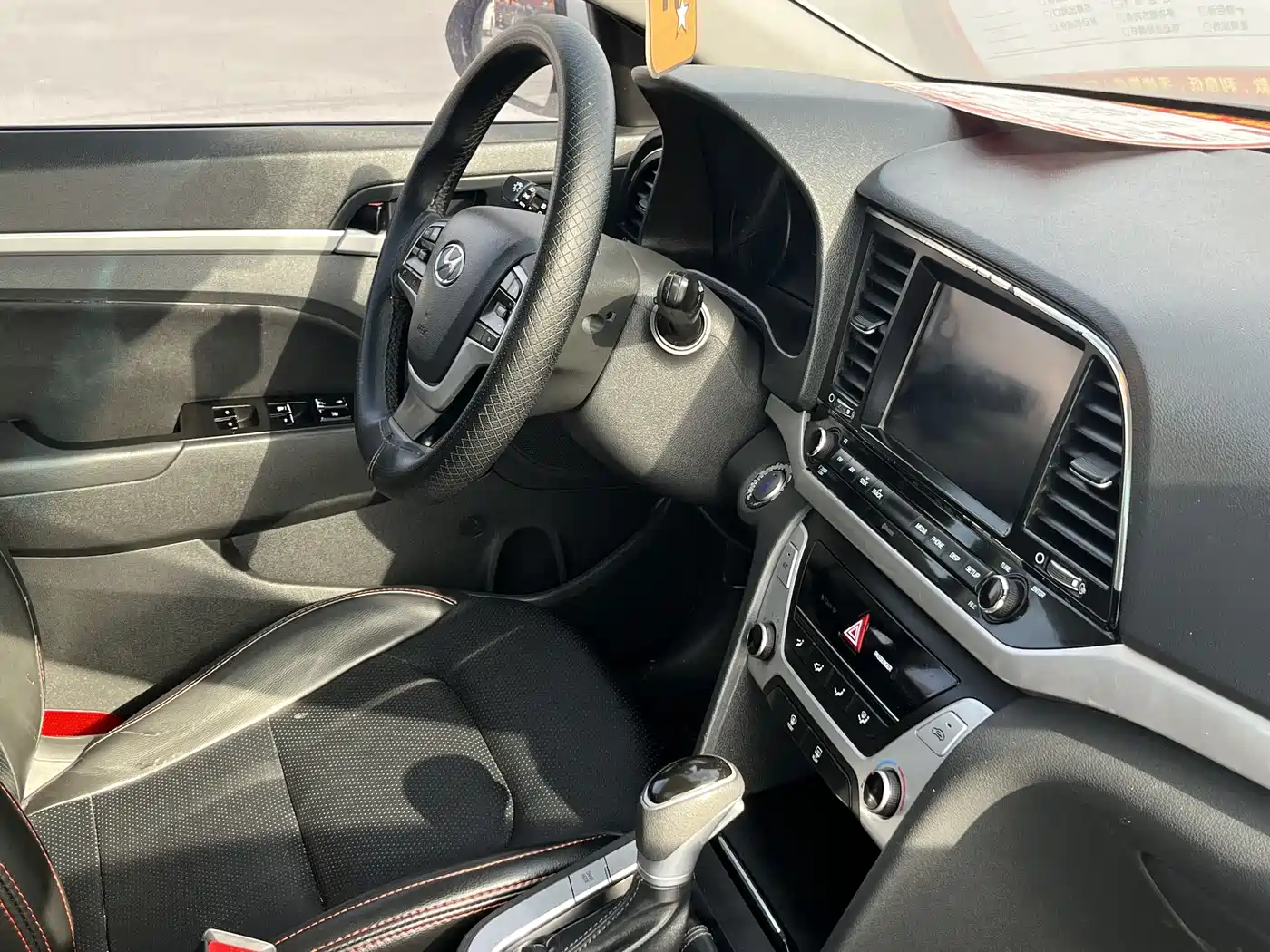 Hyundai Elantra 2016 Model 1.6L Automatic Smart Elite фото 15