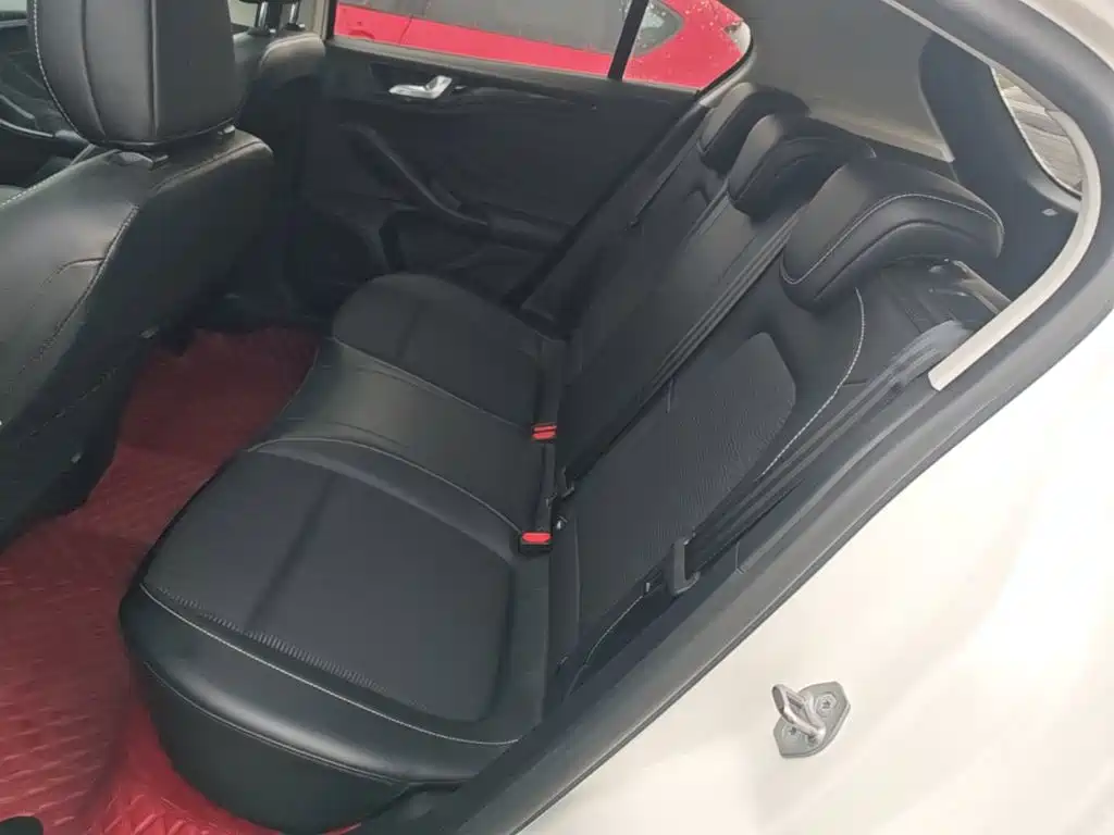 Ford Focus 2022 2021 Hatchback EcoBoost 180 Auto Trend