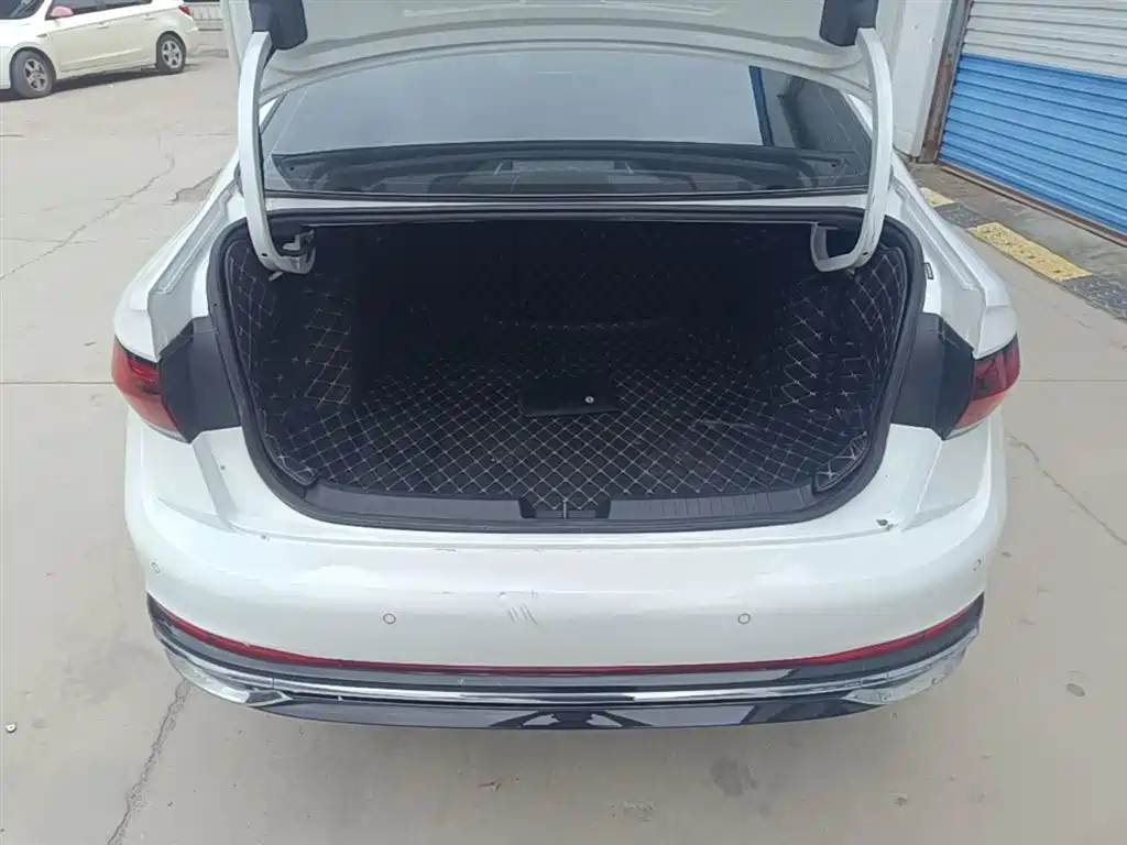 Volkswagen Sagitar 2023 300TSI DSG Surpassing Edition фото 19