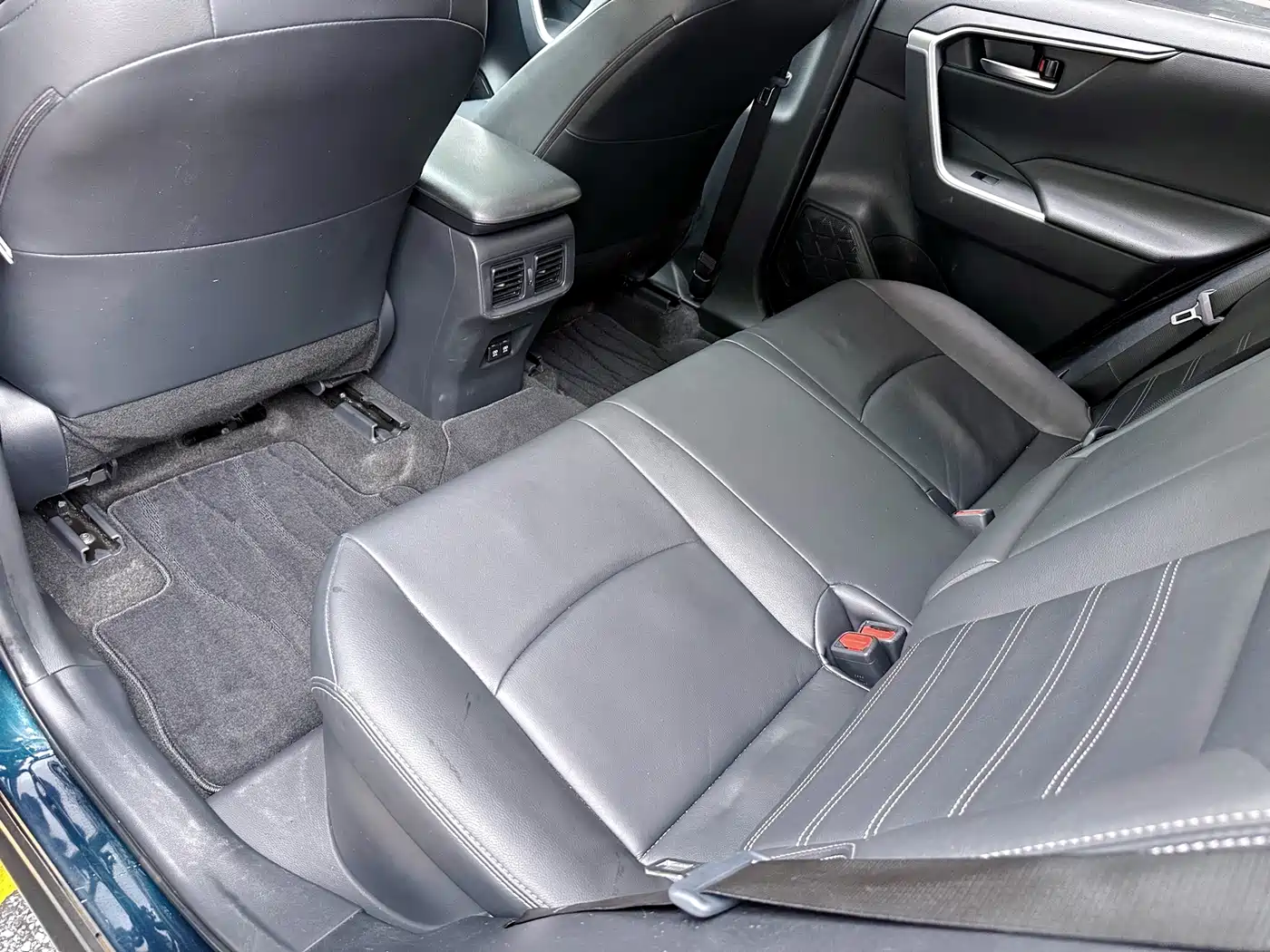 Toyota Wildlander 2020 Dual Engine 2.5L E-CVT FWD Luxury фото 15