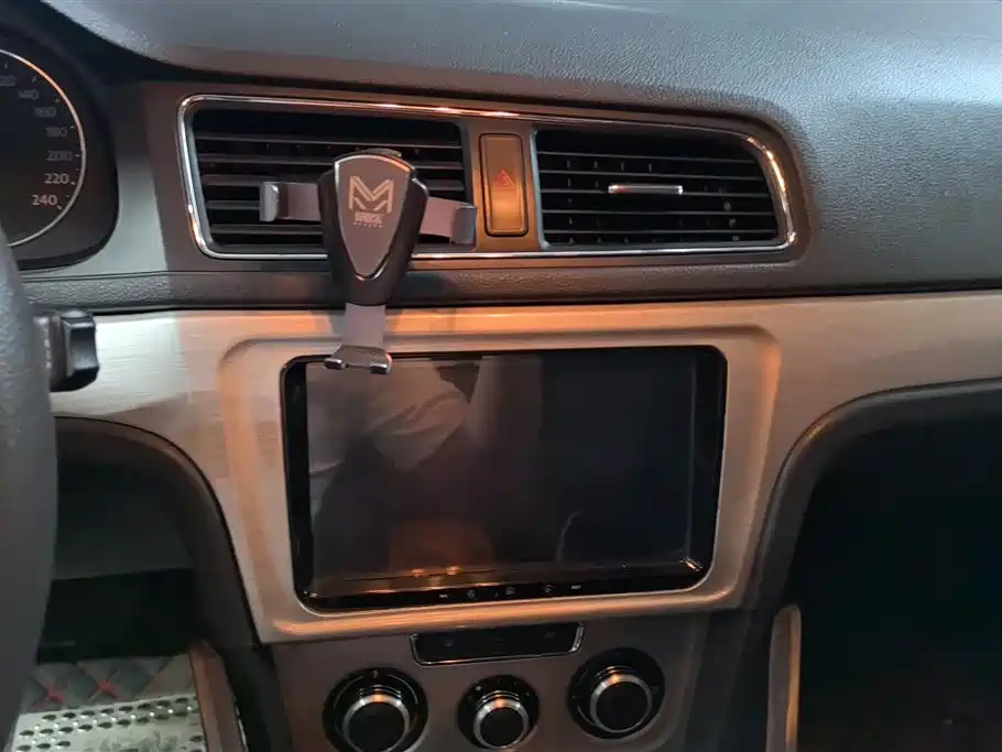 Volkswagen Lavida 2013 1.6L Automatic Comfort Edition фото 13