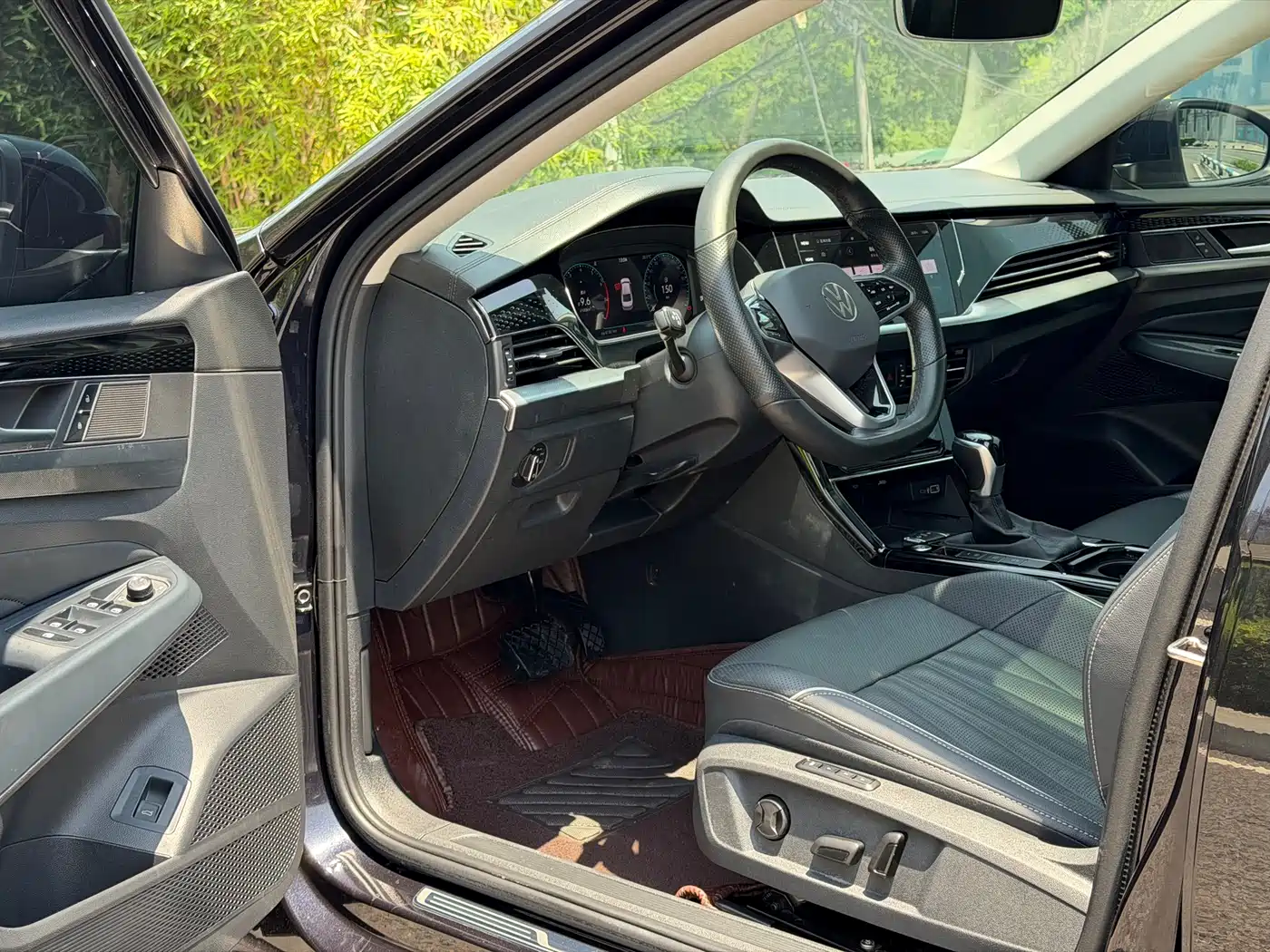 Volkswagen Passat 2022 330TSI Starlight Luxury Edition фото 8