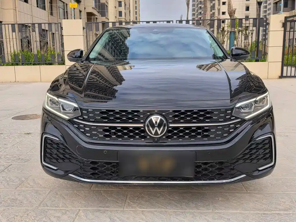 Фото 7 - Volkswagen Passat