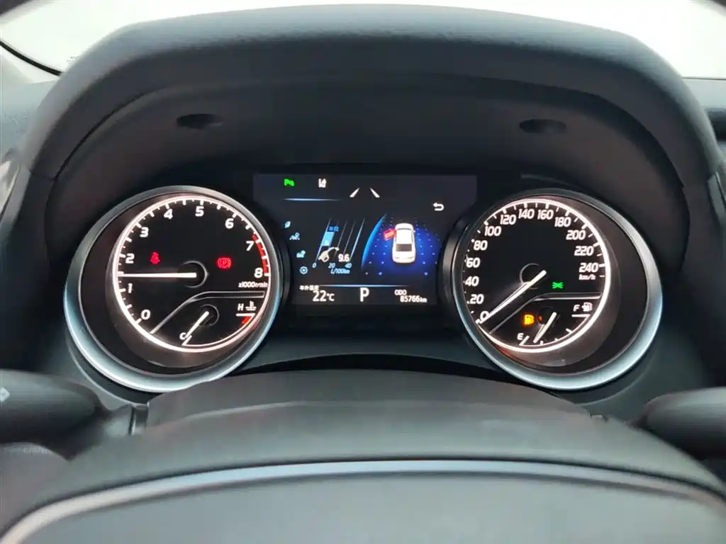 Toyota Camry 2018 2.0G Luxury Edition фото 12