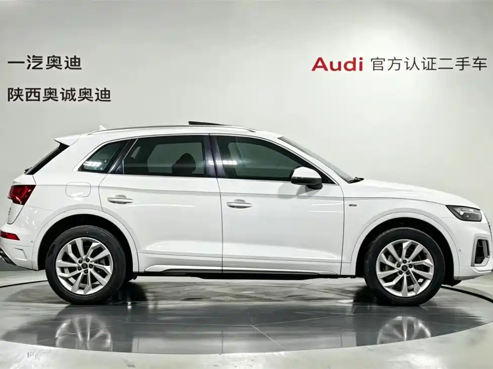 Audi Q5L 2022 40T Luxury Dynamic фото 3