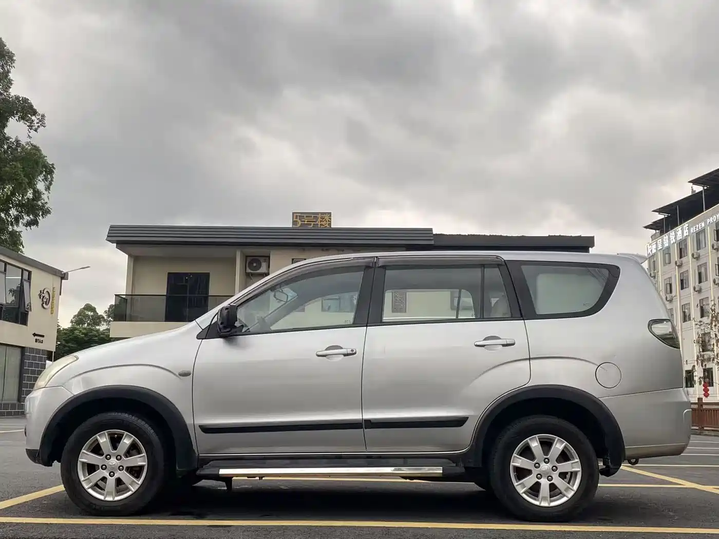 Mitsubishi Zinger 2011 2.0L Manual Luxury фото 7