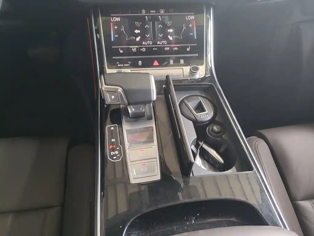 Audi A8 2025 2024 Model A8L 45 TFSI quattro Luxury