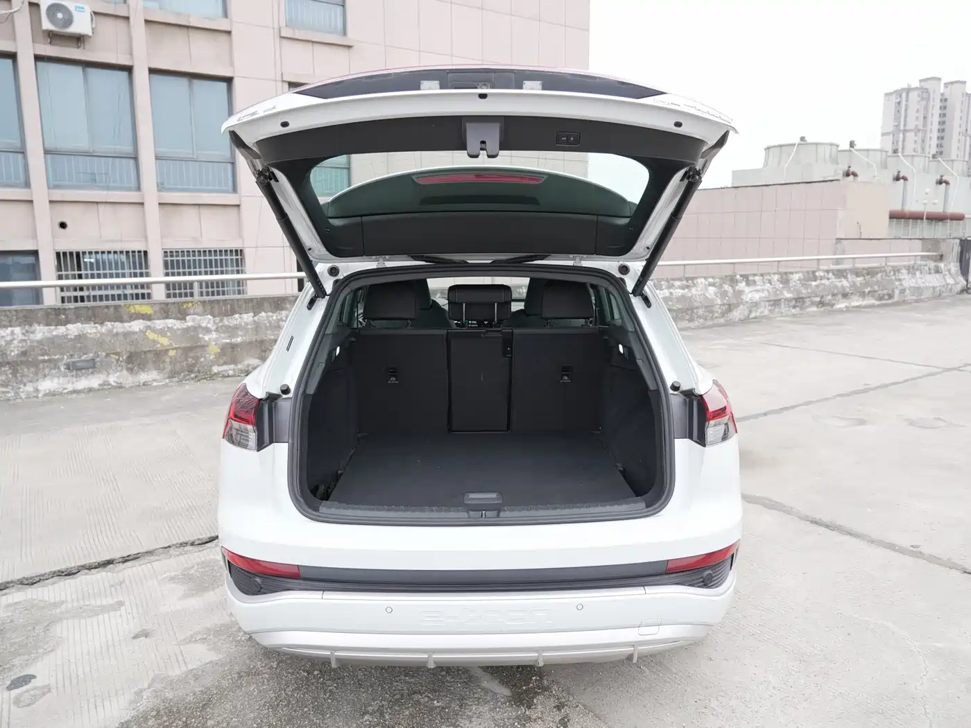 Audi Q4 e-tron 2023 2023 50 e-tron quattro Creation Edition