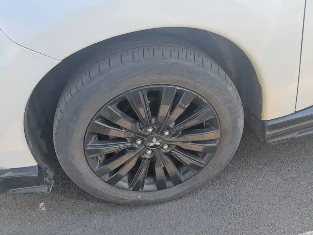 Mitsubishi Outlander 2023 2021 2.4L 4WD Yaodong Edition 5-seater