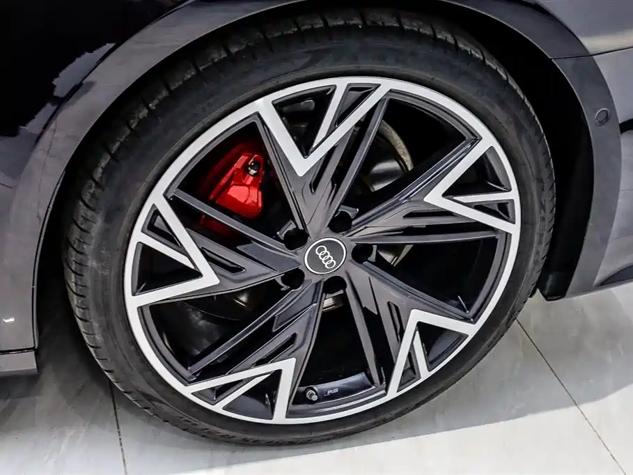 Audi A7L 2024 45 TFSI quattro Black Warrior Edition фото 16