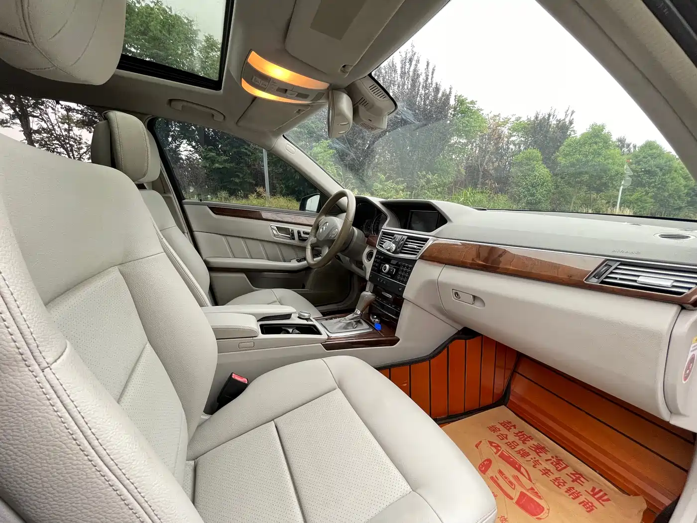 Mercedes-Benz E-Class 2011 E 260 L CGI Fashion фото 10