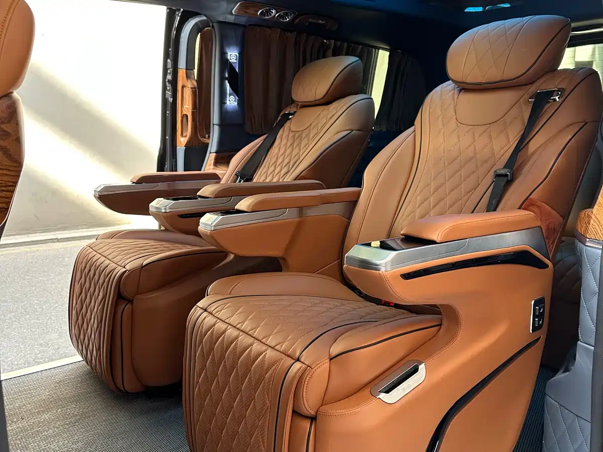 Mercedes-Benz V-Class 2022 V 260 L Long Wheelbase Luxury Edition фото 14