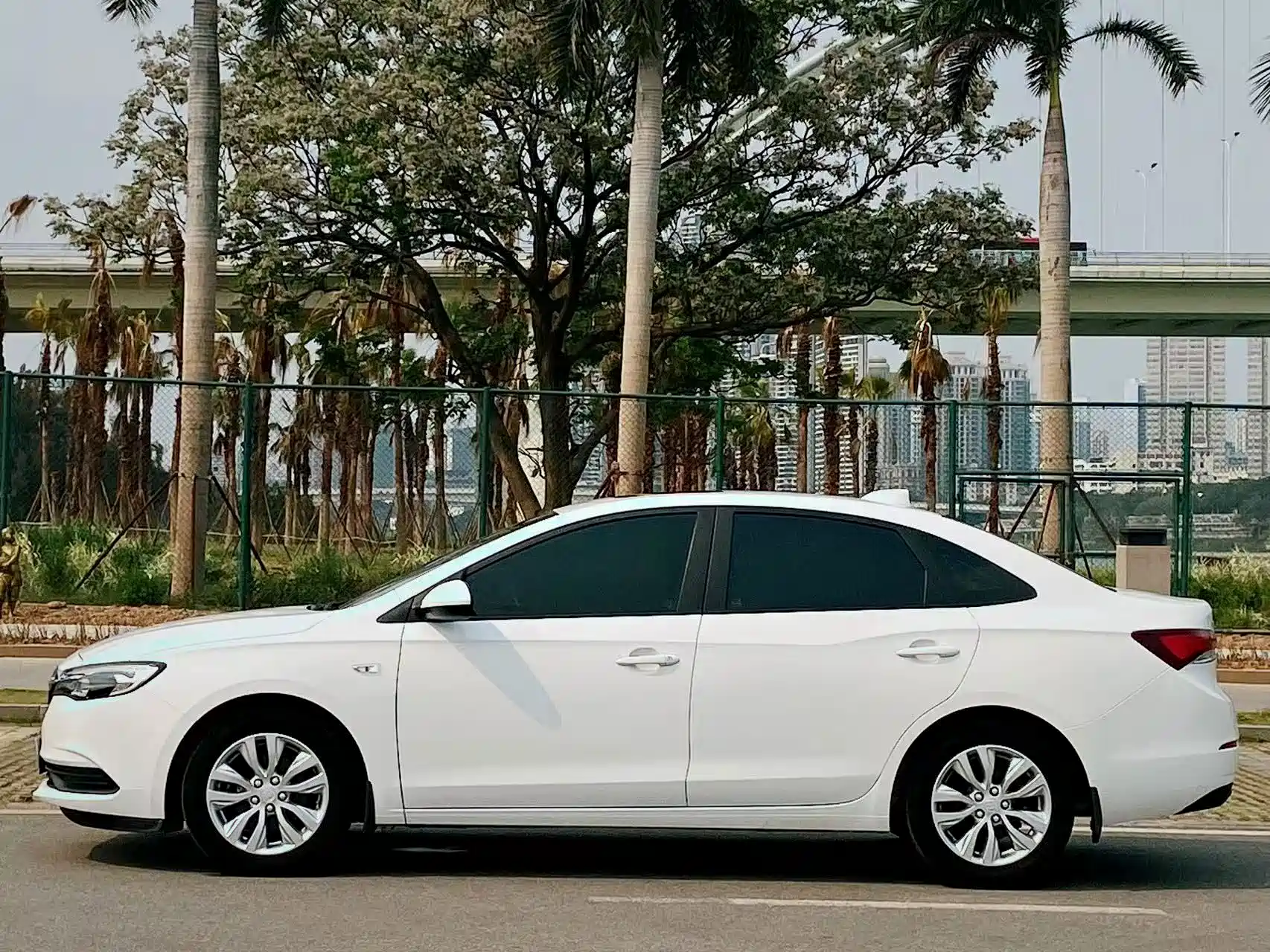 Фото 2 - Buick Excelle