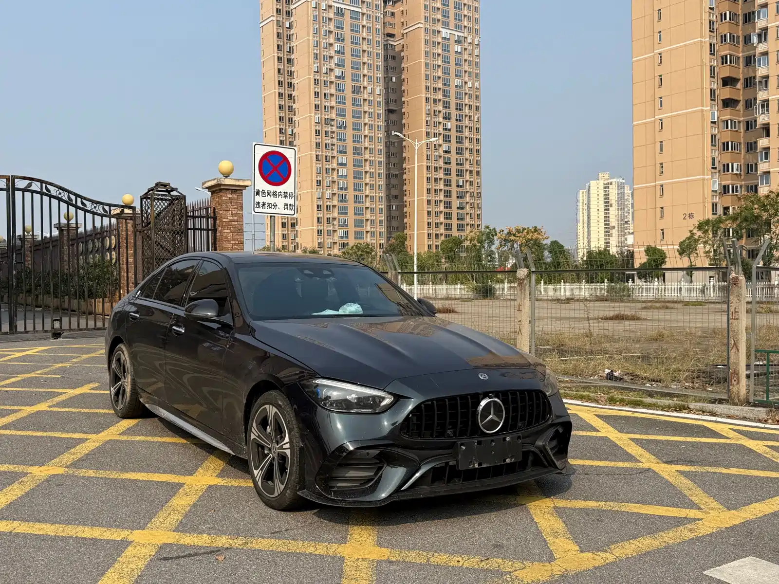 صورة 2 - Mercedes-Benz C-Class