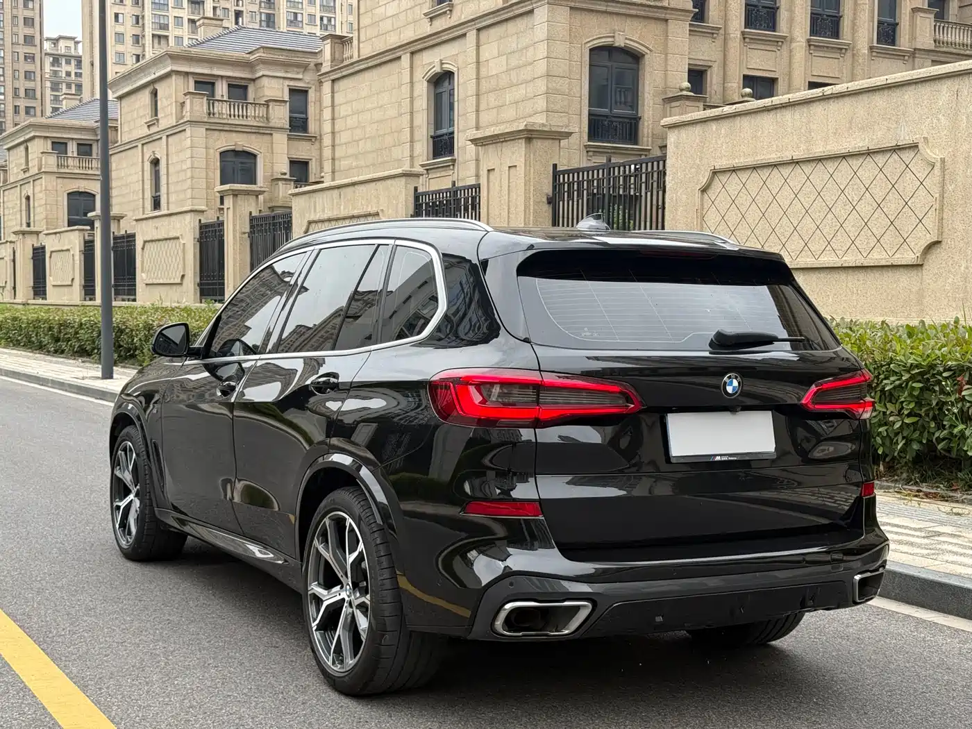 BMW X5 (Import) 2019 xDrive40i Exclusive M Sport Package фото 7