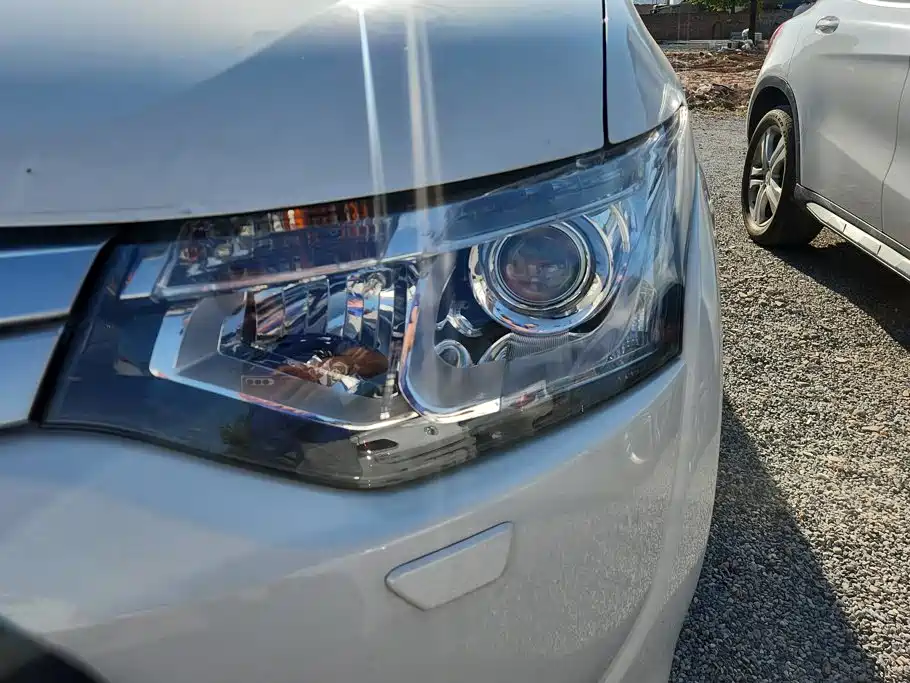 Mitsubishi Outlander (Import) 2015 2014 2.4L 4WD Luxury Value Edition 5-seater