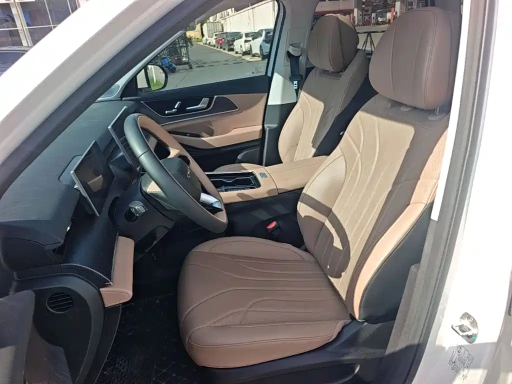 Chery Tiggo 8L 2025 2024 Model 2.0T 2WD Luxury 5-Seater