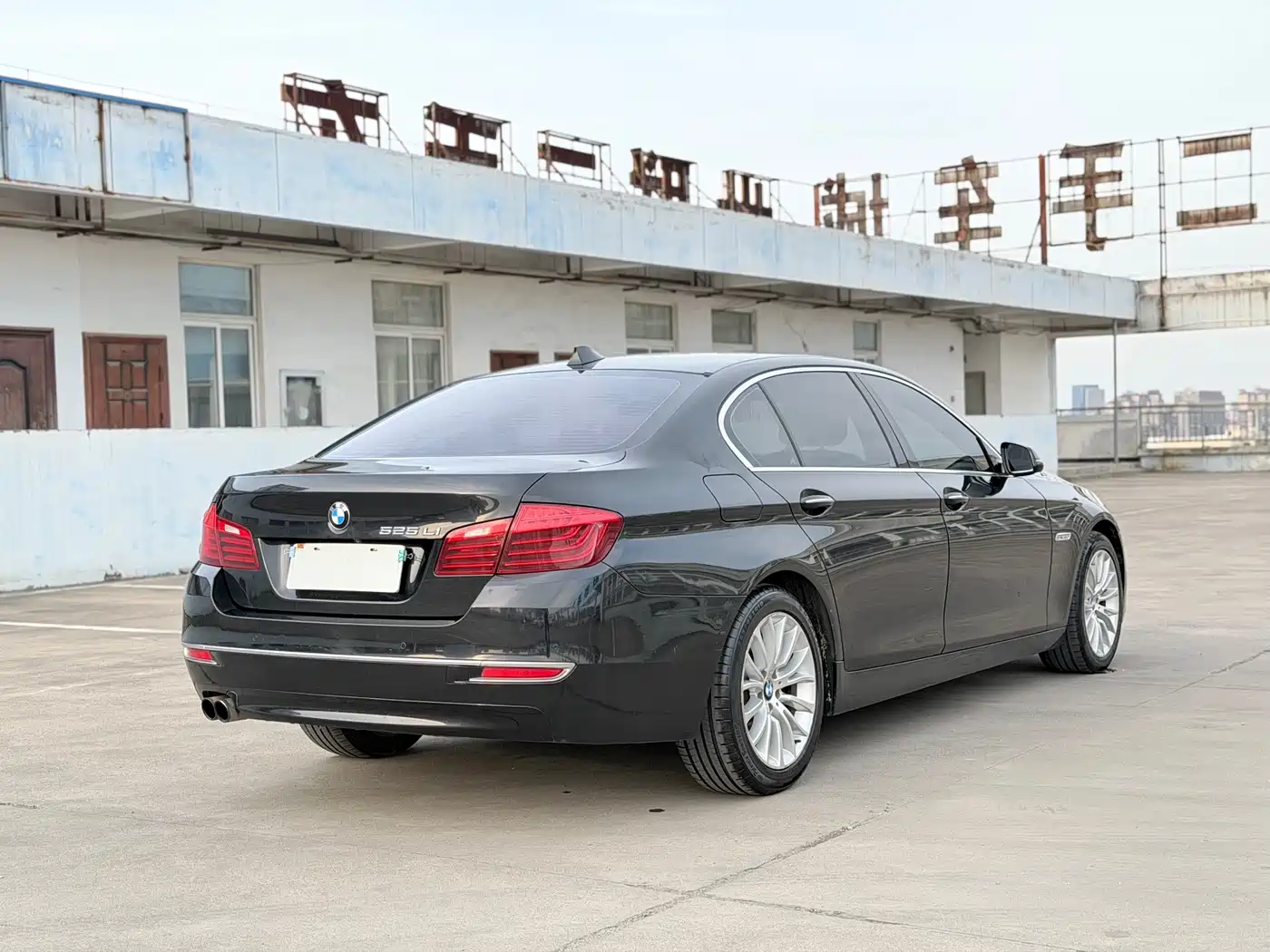 BMW 5 Series 2014 525Li Luxury Design Package фото 8