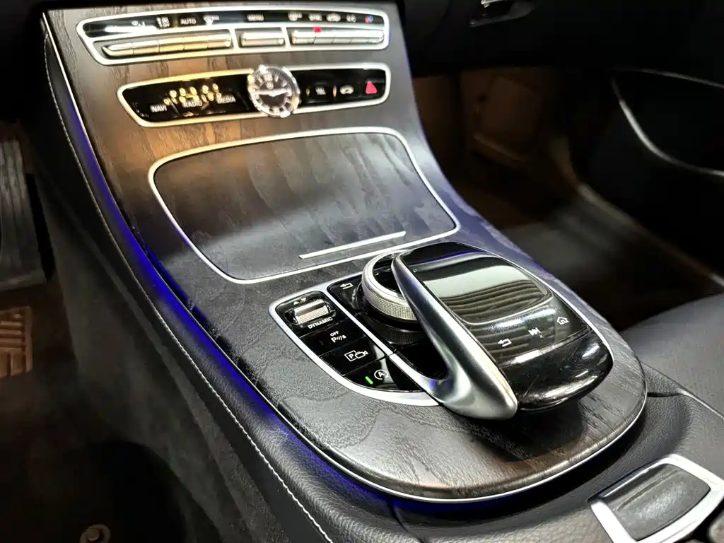 Mercedes-Benz E-Class 2017 E 300 L Sport Fashion фото 15