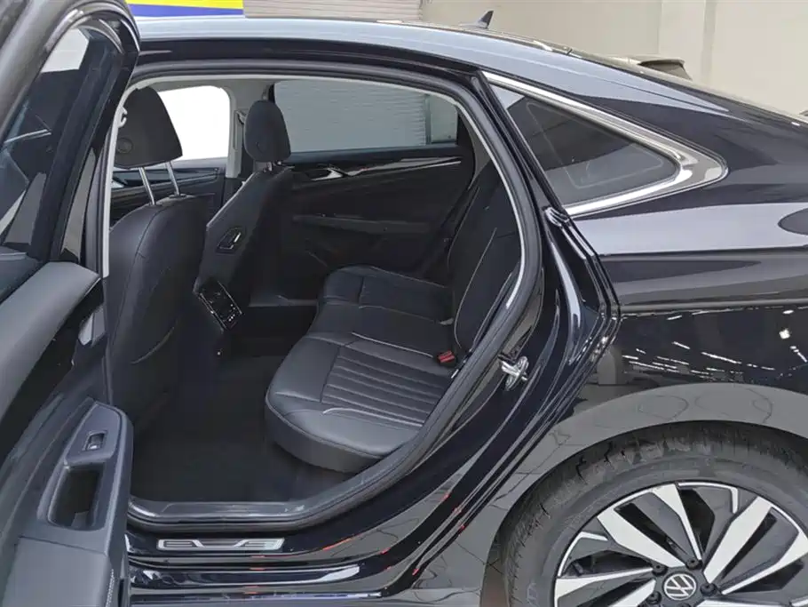 Volkswagen Passat 2023 Facelift 330TSI Elite Edition фото 11